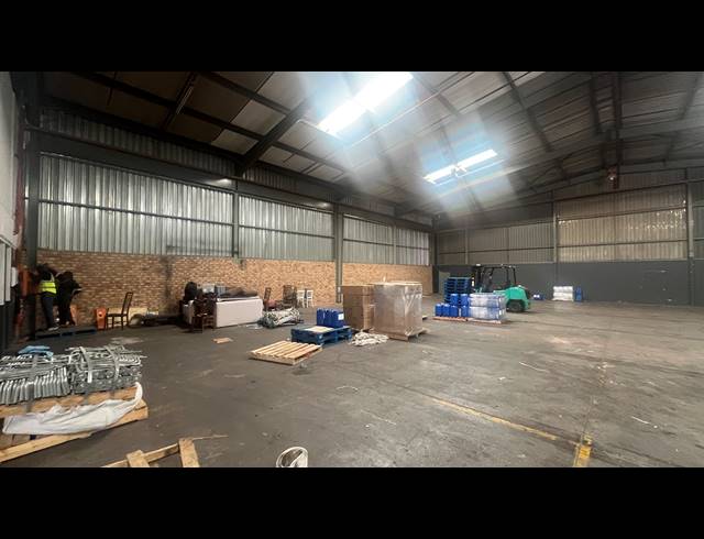 1,008M² WAREHOUSE TO LET IN ISANDO